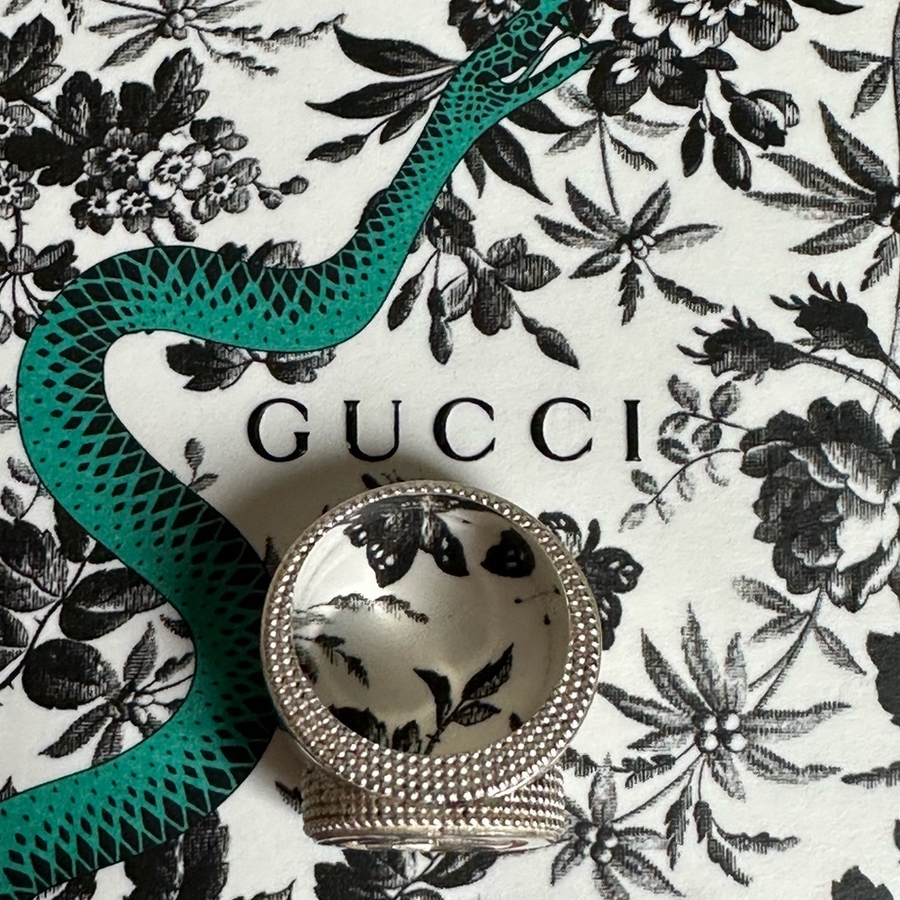 Gucci Silver Interlocking Gucci Logo ring - Picture 7 of 11